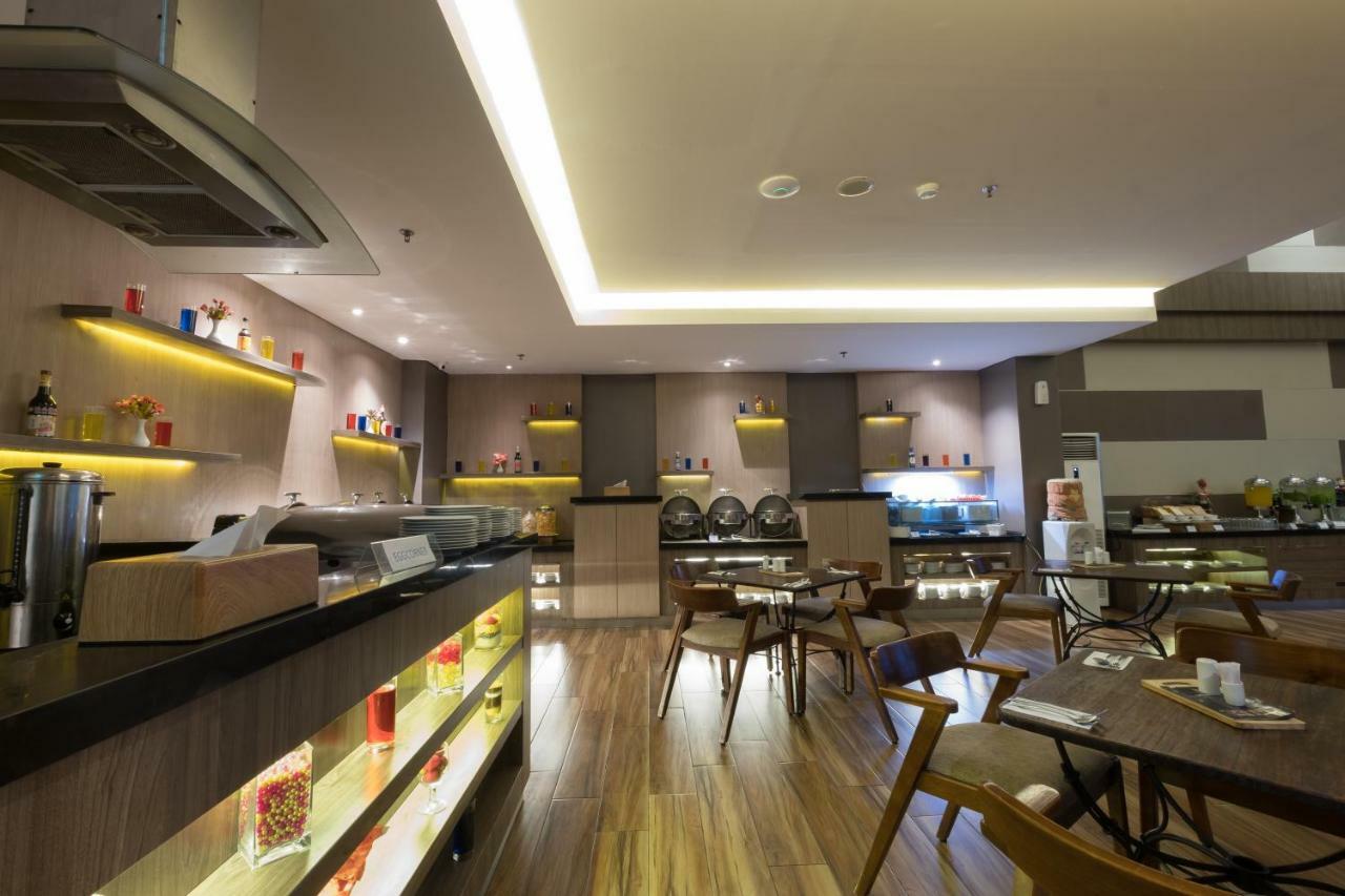 โรงแรม 88 ไอทีซี ฟัตมาวิตี ปังลิมา โปลิม จาการ์ตา ภายนอก รูปภาพ